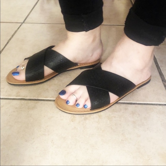 Comfortable Sandals Cross Straps - Picture 6 of 6